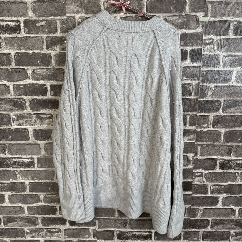 NWT Aerie unREAL Cable Pearl Crew Sweater Oversized Soft Gray - Picture 10 of 12